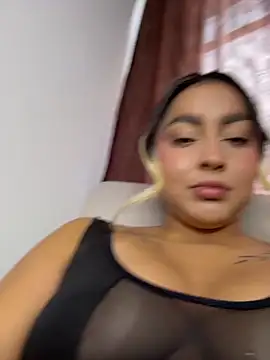 Snapshot of Elina_Hills chatting on 07/01/26, 01:33 Elina Hills online show from 07/01/26, 01:33