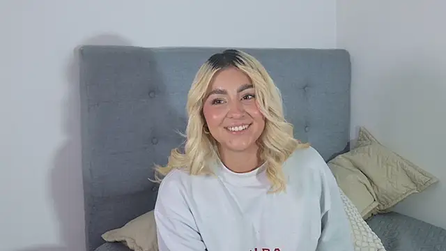 Elina Hills online show from 12/03/25, 02:16