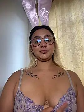 Elina Hills online show from 03/31/26, 06:21