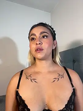 Elina Hills online show from 02/02/26, 02:49