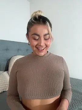 Elina Hills online show from 11/27/25, 03:12