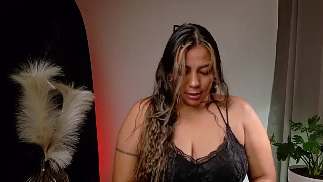 Zara Nova online show from 05/02/26, 02:33