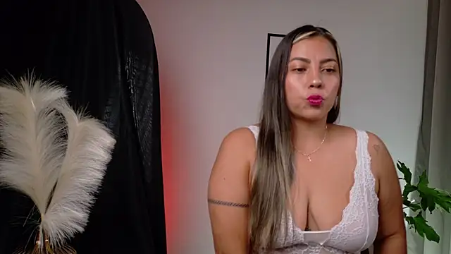 Zara Nova online show from 04/04/26, 03:07