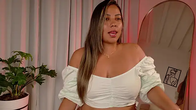 Zara Nova online show from 02/11/26, 02:00