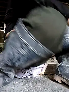 Drizzle-Rian online show from 12/17/25, 06:07