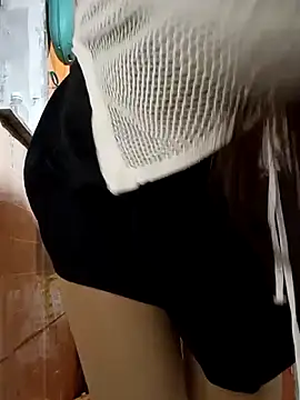 Drizzle-Rian online show from 12/14/25, 11:16