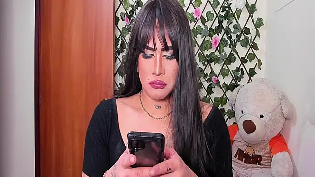 Snapshot of melani_ferraraa_ chatting on 11/11/25, 03:45 melani ferraraa online show from 11/11/25, 03:45