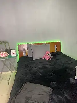 melani ferraraa  online show from 04/09/26, 05:31