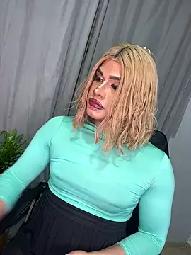Snapshot of melani_ferraraa_ chatting on 07/04/26, 10:25 melani ferraraa online show from 07/04/26, 10:25