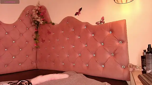 Frrreyaa online show from 12/19/25, 07:05