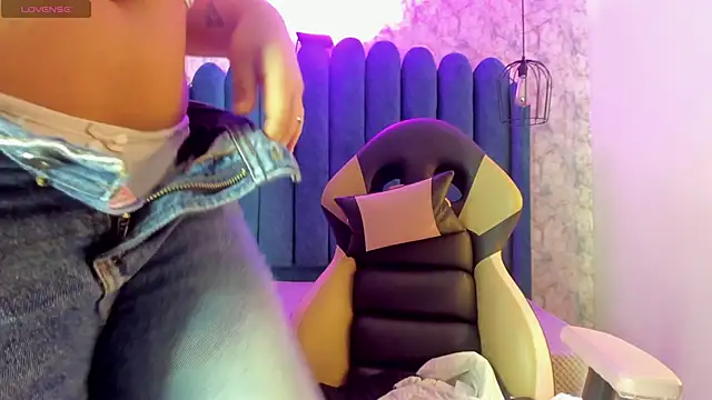 Frrreyaa online show from 12/15/25, 06:36