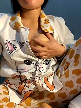 lylyyou online show from 12/03/25, 11:09