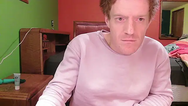 Snapshot of glamtransgoddess15 chatting on 10/31/25, 10:05 glamtransgoddess15 online show from 10/31/25, 10:05