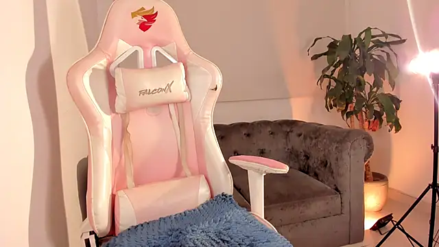 eva  s online show from 05/16/26, 02:10
