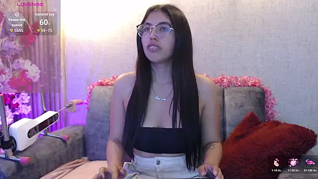 Snapshot of Valk_submissive chatting on 02/05/26, 04:41 Valk submissive online show from 02/05/26, 04:41