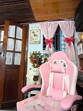 Snapshot of Okleotina9 chatting on 05/17/26, 03:56 Okleotina9 online show from 05/17/26, 03:56