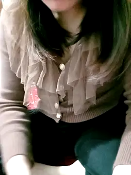 Snapshot of Elina_99 chatting on 12/15/25, 03:12 Elina 99 online show from 12/15/25, 03:12