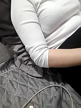 Snapshot of Elina_99 chatting on 02/25/26, 01:06 Elina 99 online show from 02/25/26, 01:06