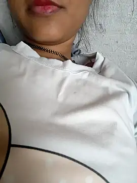 Snapshot of HOT_SANVI_25 chatting on 11/01/25, 04:41 HOT SANVI 25 online show from 11/01/25, 04:41