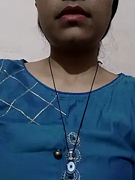 Snapshot of HOT_SANVI_25 chatting on 10/31/25, 03:41 HOT SANVI 25 online show from 10/31/25, 03:41