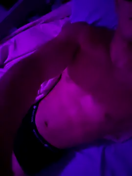 Snapshot of R_D_G_S chatting on 10/30/25, 08:01 R D G S online show from 10/30/25, 08:01