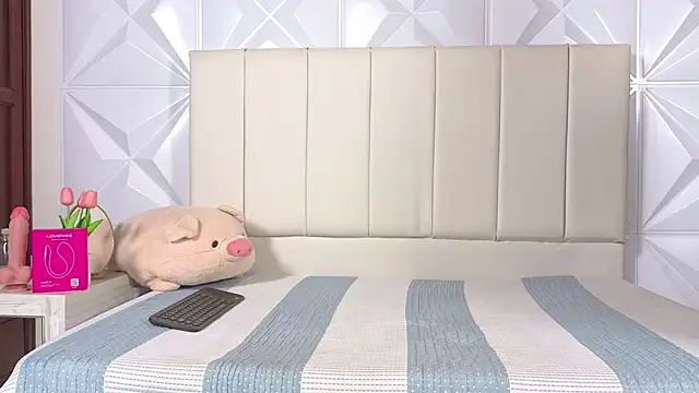 Snapshot of Luna__grace chatting on 11/08/25, 09:40 Luna grace online show from 11/08/25, 09:40