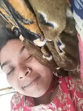 Cute Arushi online show from 12/17/25, 09:25