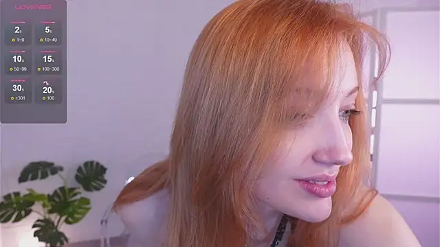 Helena Amour online show from 11/04/25, 06:17