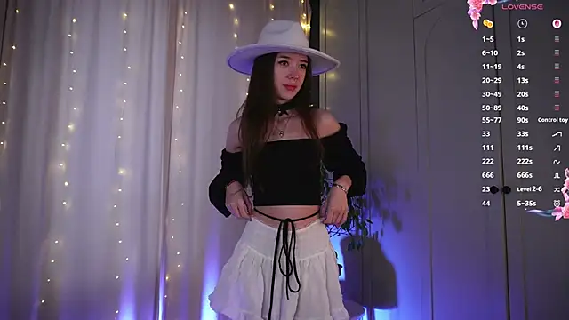 tinyanie online show from 02/13/26, 06:24