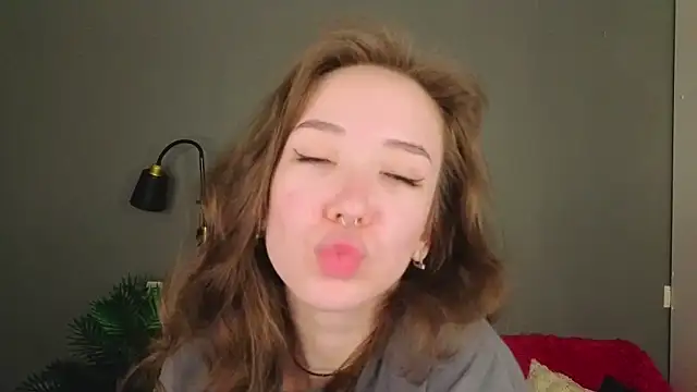 tinyanie online show from 03/05/26, 08:16