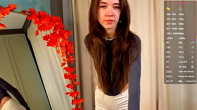 tinyanie online show from 11/30/25, 06:03