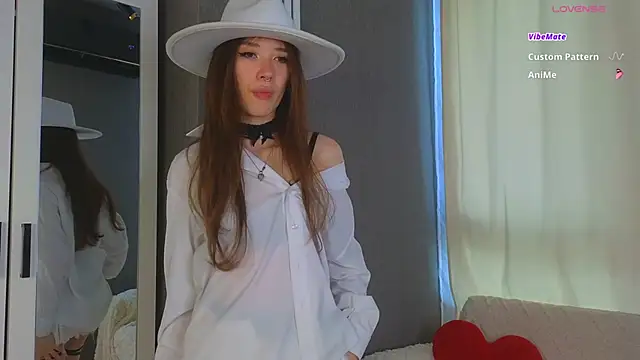 Snapshot of tinyanie chatting on 06/12/26, 04:27 tinyanie online show from 06/12/26, 04:27