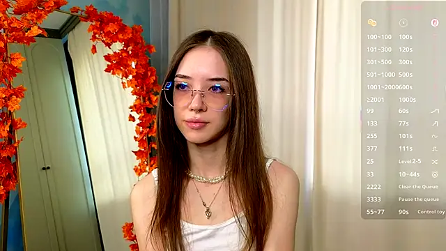 tinyanie online show from 11/24/25, 06:13