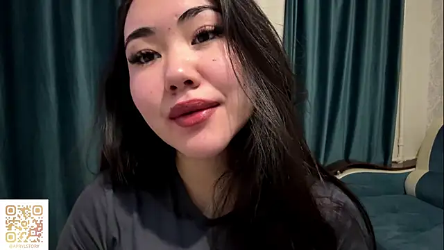 Snapshot of APRYLSUN chatting on 11/18/25, 12:08 APRYLSUN online show from 11/18/25, 12:08