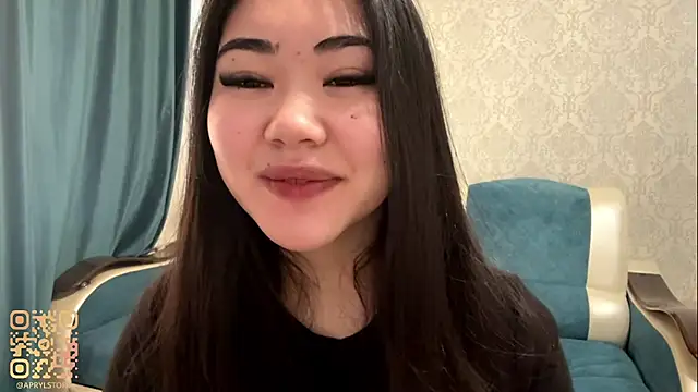 Snapshot of APRYLSUN chatting on 10/31/25, 07:16 APRYLSUN online show from 10/31/25, 07:16