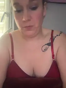 Snapshot of Girlysensuelle chatting on 10/31/25, 09:17 Girlysensuelle online show from 10/31/25, 09:17