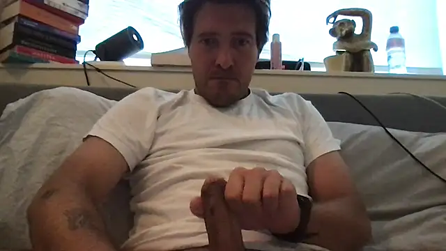 Snapshot of dutchpieter95 chatting on 07/08/26, 06:36 dutchpieter95 online show from 07/08/26, 06:36