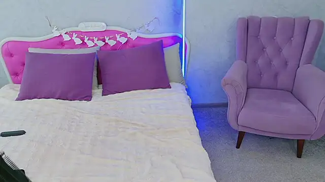 Barbie Kris   online show from 04/21/26, 02:25