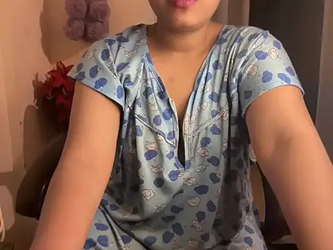 Snapshot of Shilpa_7 chatting on 11/19/25, 09:59 Shilpa 7 online show from 11/19/25, 09:59