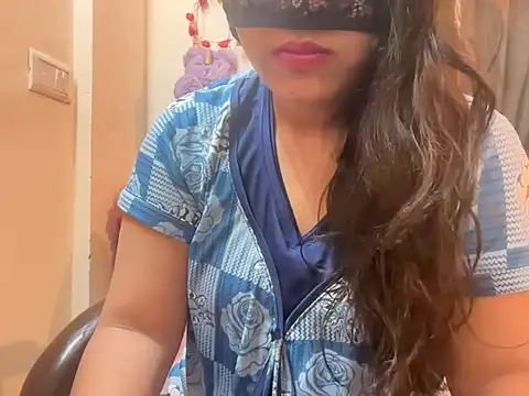 Snapshot of Shilpa_7 chatting on 11/22/25, 09:30 Shilpa 7 online show from 11/22/25, 09:30