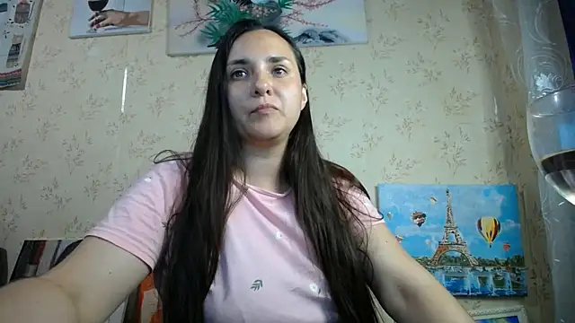 Snapshot of VoulezVous_Angel chatting on 06/06/26, 06:24 VoulezVous Angel online show from 06/06/26, 06:24