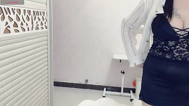 Snapshot of yaya-eee chatting on 11/06/25, 09:46 yaya-eee online show from 11/06/25, 09:46