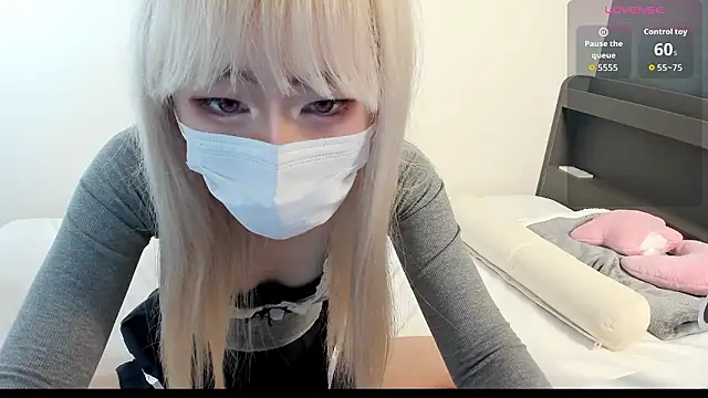 Snapshot of yeji_2001 chatting on 01/18/26, 01:58 yeji 2001 online show from 01/18/26, 01:58