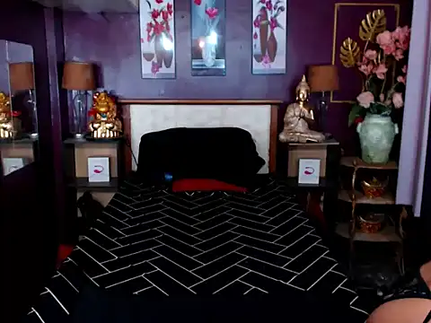 Plastique PATRICIA online show from 03/23/26, 08:36