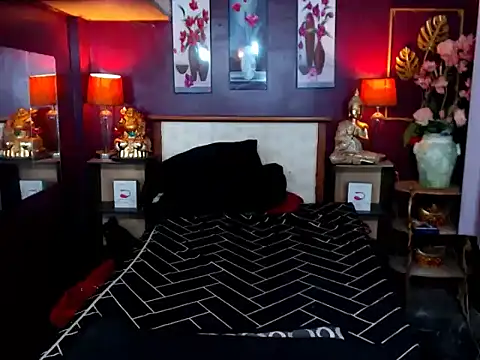 Plastique PATRICIA online show from 03/28/26, 08:37