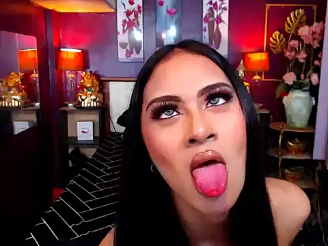 Plastique PATRICIA online show from 03/22/26, 08:49