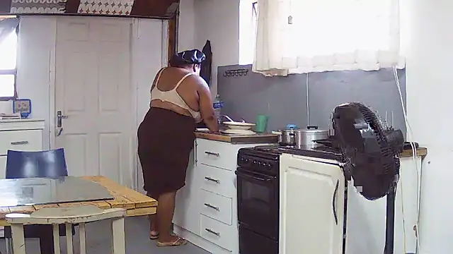 Snapshot of MassiveBoobsxxxx chatting on 01/11/26, 04:14 MassiveBoobsxxxx online show from 01/11/26, 04:14