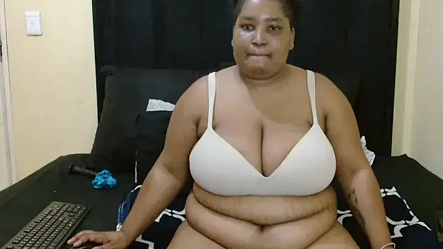 Snapshot of MassiveBoobsxxxx chatting on 03/04/26, 06:15 MassiveBoobsxxxx online show from 03/04/26, 06:15