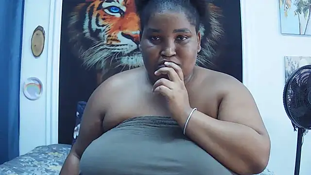 Snapshot of MassiveBoobsxxxx chatting on 02/22/26, 10:28 MassiveBoobsxxxx online show from 02/22/26, 10:28