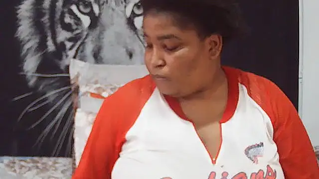 Snapshot of MassiveBoobsxxxx chatting on 02/03/26, 02:55 MassiveBoobsxxxx online show from 02/03/26, 02:55